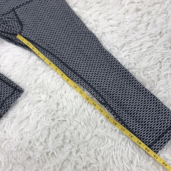 Lululemon Align Crop *21" Monochromic Ice Grey Black - Picture 3 of 8